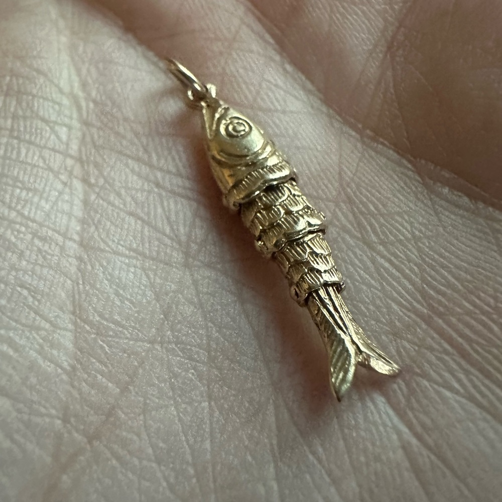 9ct 9k 375 vintage gold articulated fish charm pendant - Picture 7 of 12